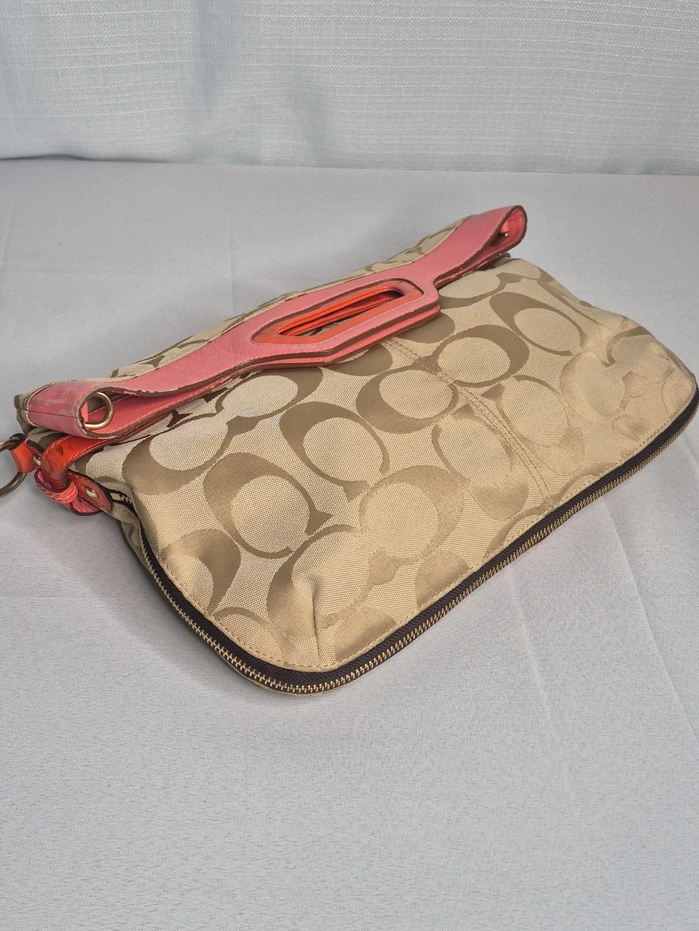COACH HANDBAG/CLUTCH
